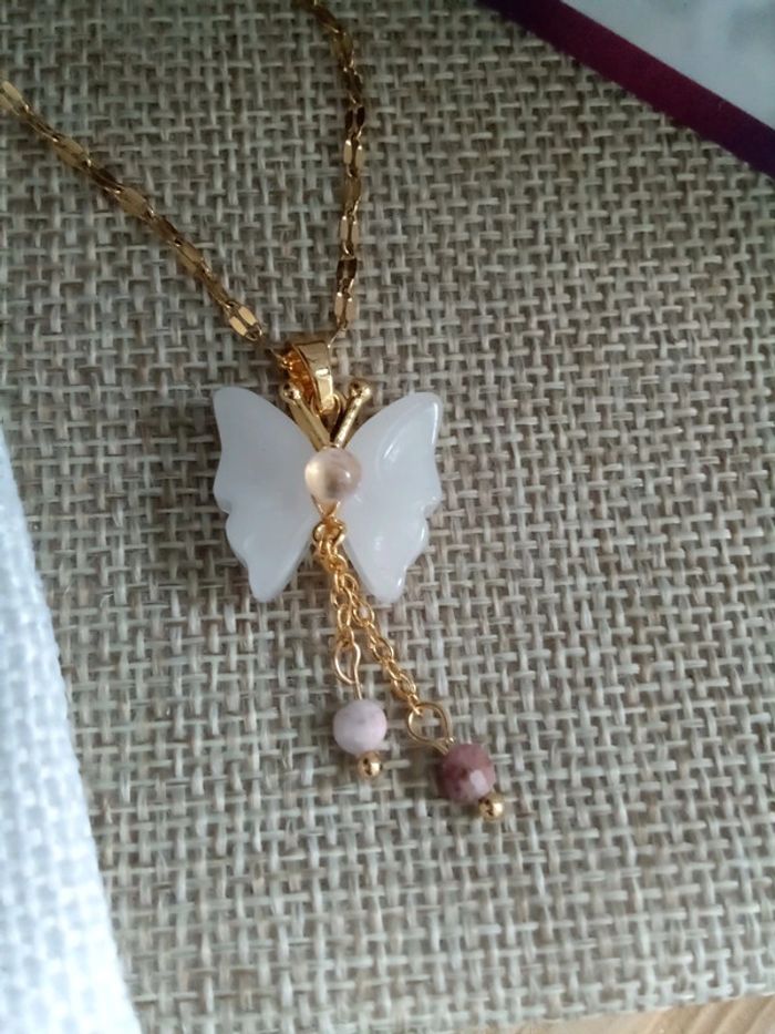 Collier papillon en pierres de jade blanc et rhodochrosite - photo numéro 3