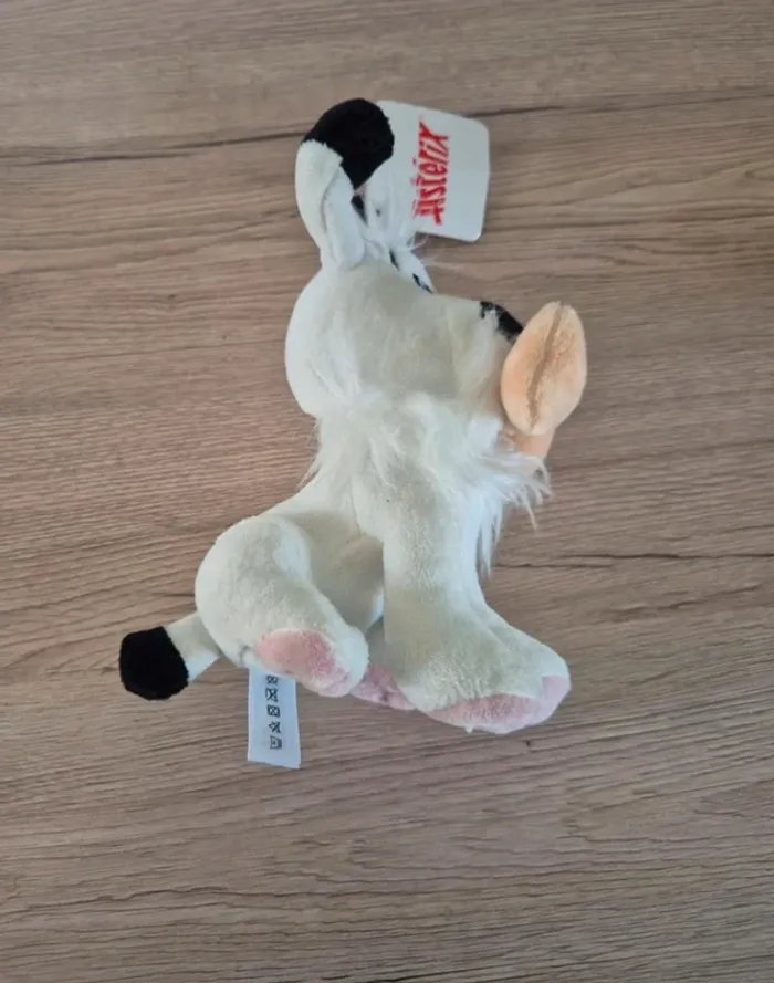 Peluche Idefix neuve - photo numéro 2