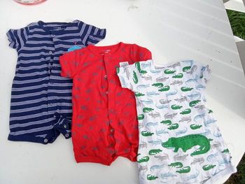 Lot de 3 grenouilleres, barboteuses, combinaison, mi saison , été garçon, rouge, blanc, marine, 3,6 mois