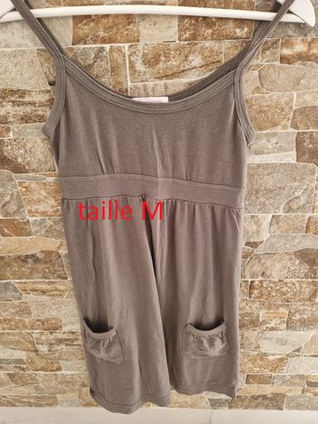 1 robe été kaki taille M marque Jennyfer