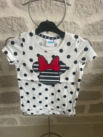 Tee shirt fille Disney 6ans manches courtes minnie