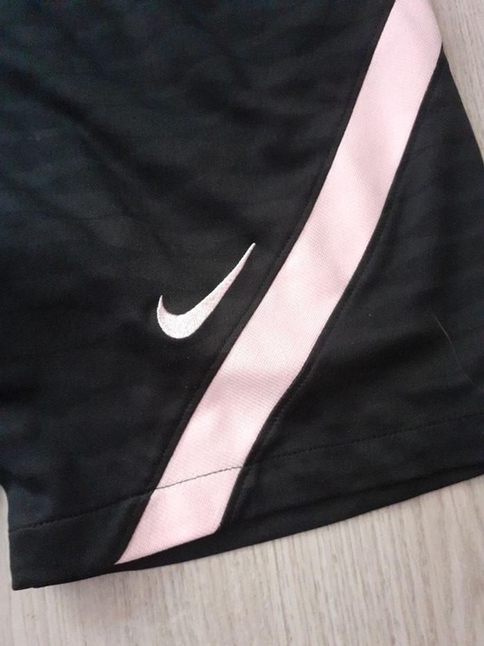 Short PSG - photo numéro 3