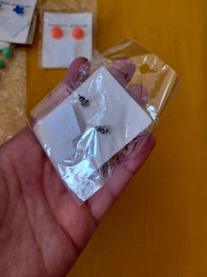 Lot bijoux bracelet croix et clou boucles d'oreilles coloré - photo numéro 7