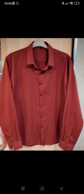 Chemise bordeaux pour Noël