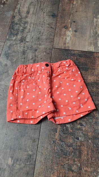 Short kiabi 9 mois en très bon état 👌