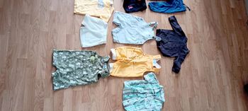 Lot de vêtements 8