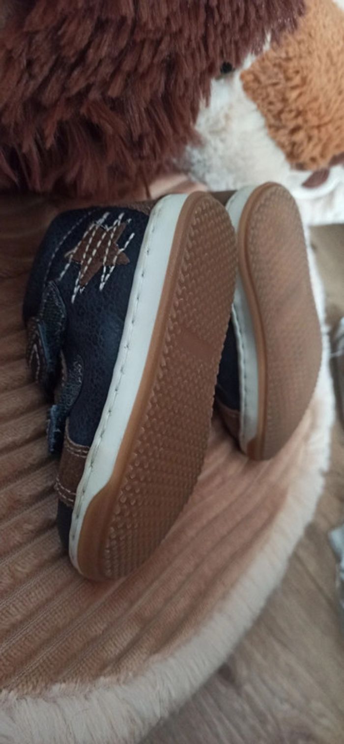 Chaussure garçon taille 18 - photo numéro 7