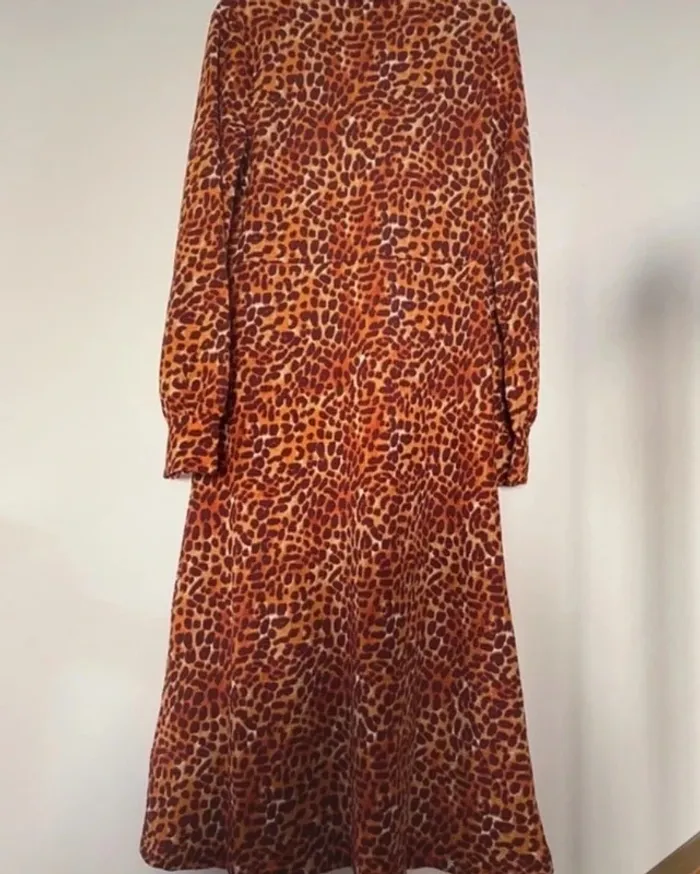 Robe longue taille M de marque Primark Motifs léopard Taille 40 42 Neuve - photo numéro 2