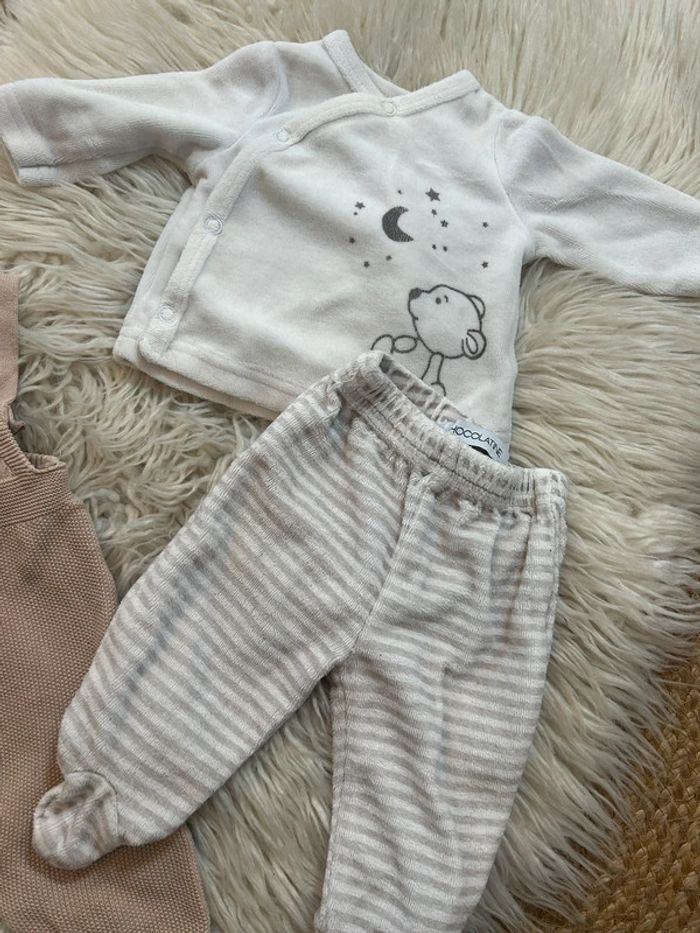 Bébé 👶🏻 Lot 2 ensembles mixtes taille 0/naissance - photo numéro 3