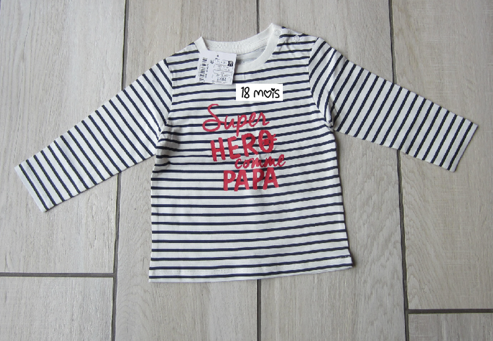 Tee shirt manches longues avec inscription : Super Héro comme papa.