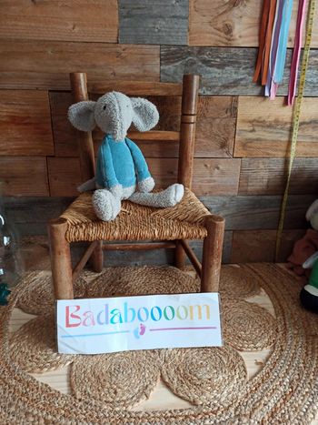 peluche éléphant pull bleu tbe