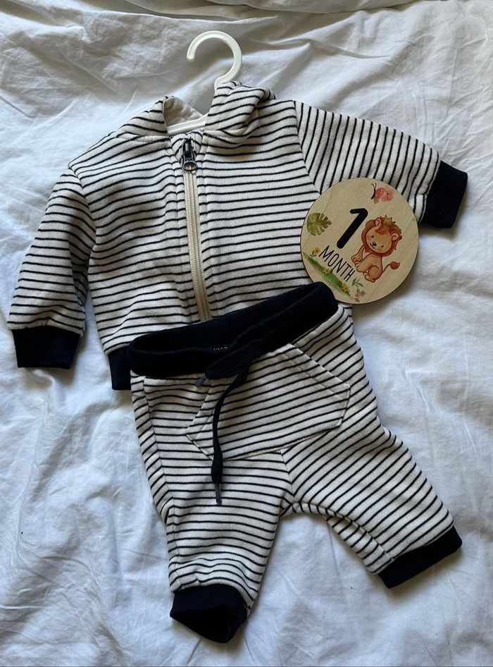 Ensemble bébé 1 mois