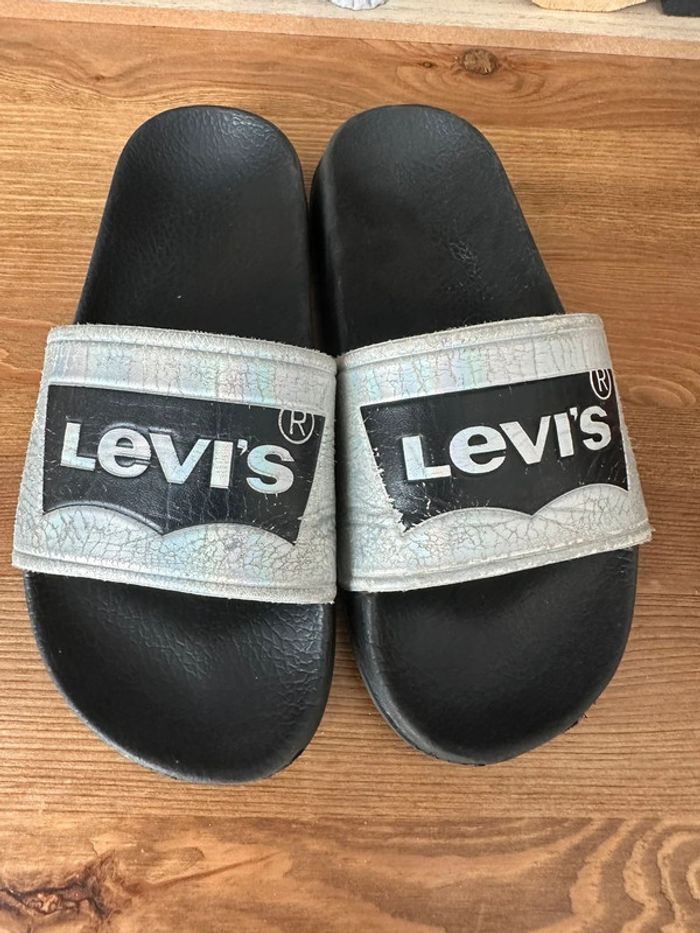 Claquettes / Tongs Levi’s - photo numéro 2