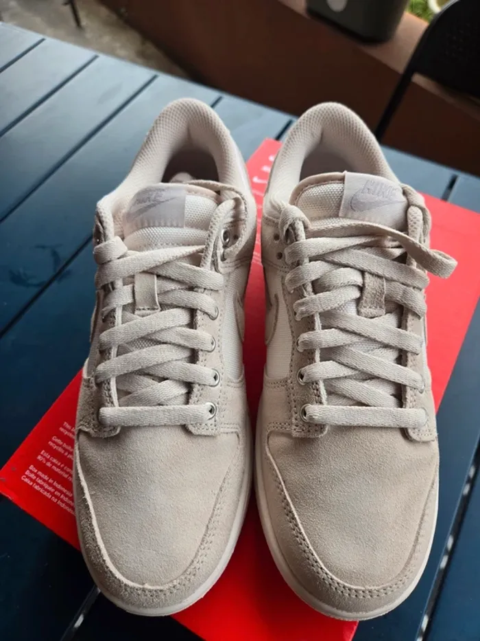 Nike dunk low Taille 39 creme beige neuve - photo numéro 4