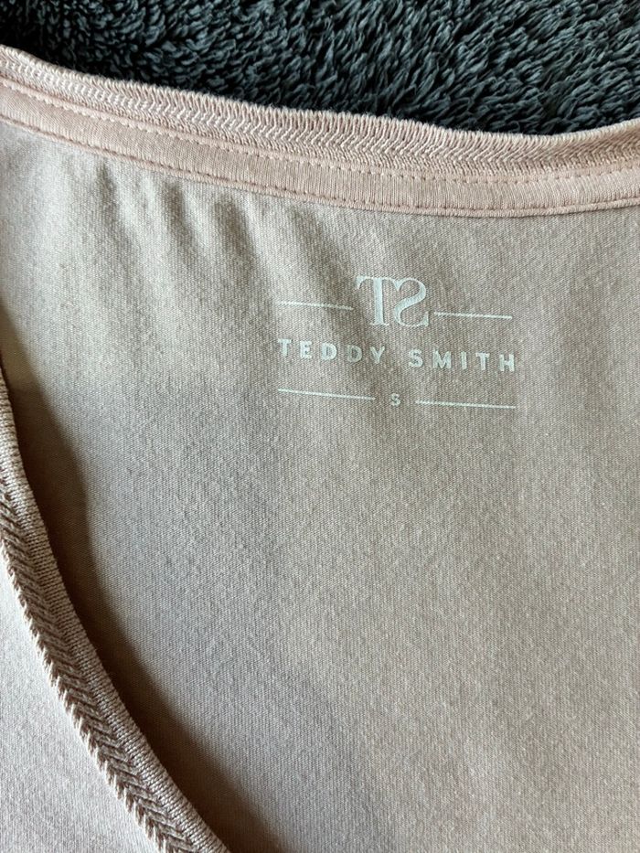 T-shirt 👕 - photo numéro 2