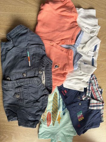 4polos et 1 tee shirt manches courts - 6 mois 