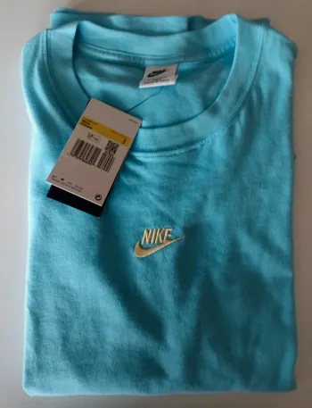 Tee shirt homme Nike. Taille S