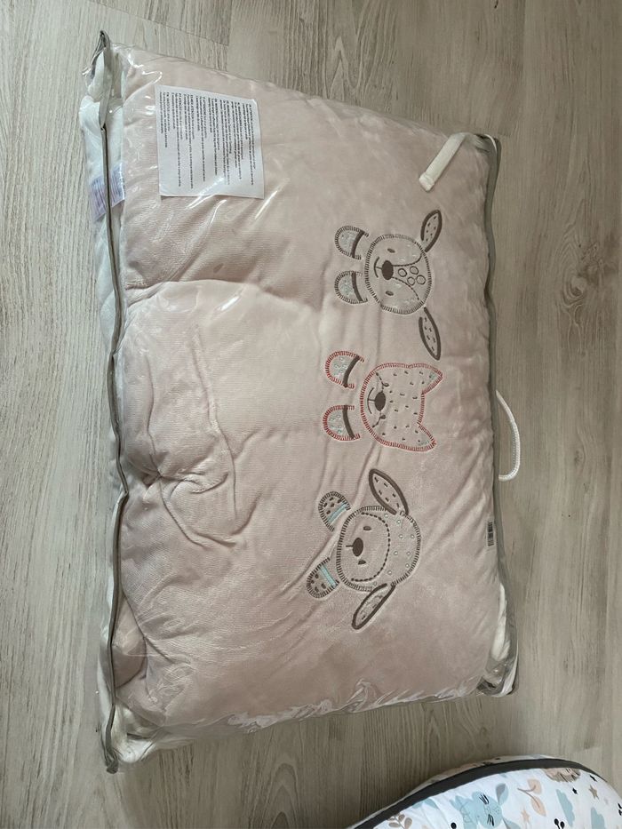 Tour de lit, mobile, plan à langer - photo numéro 3