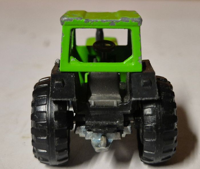 Tracteur miniature vert majorette n208 1/65 - photo numéro 4