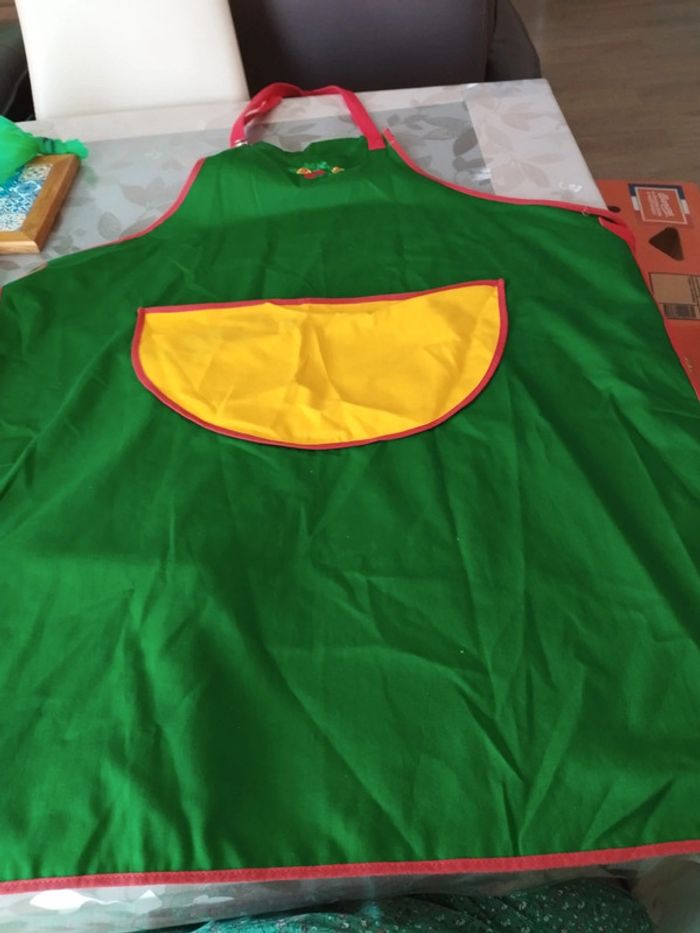 Lot de deux tabliers - photo numéro 2