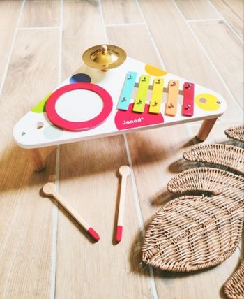 🎶Jeu d'éveil - Table musicale en bois multi activités - marque Janod 