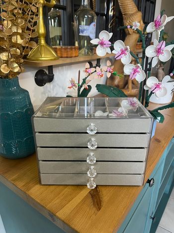 Boîte à bijoux grise 