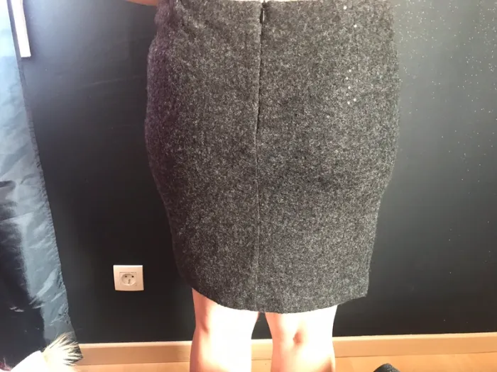 Jupe grise pailletée - photo numéro 3