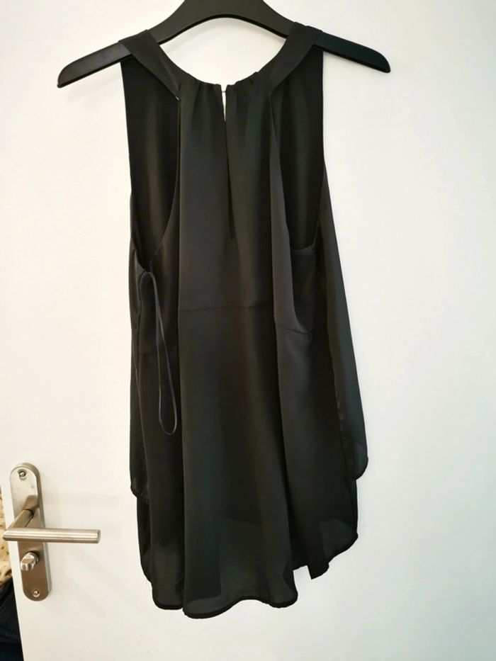 Haut noir - photo numéro 2