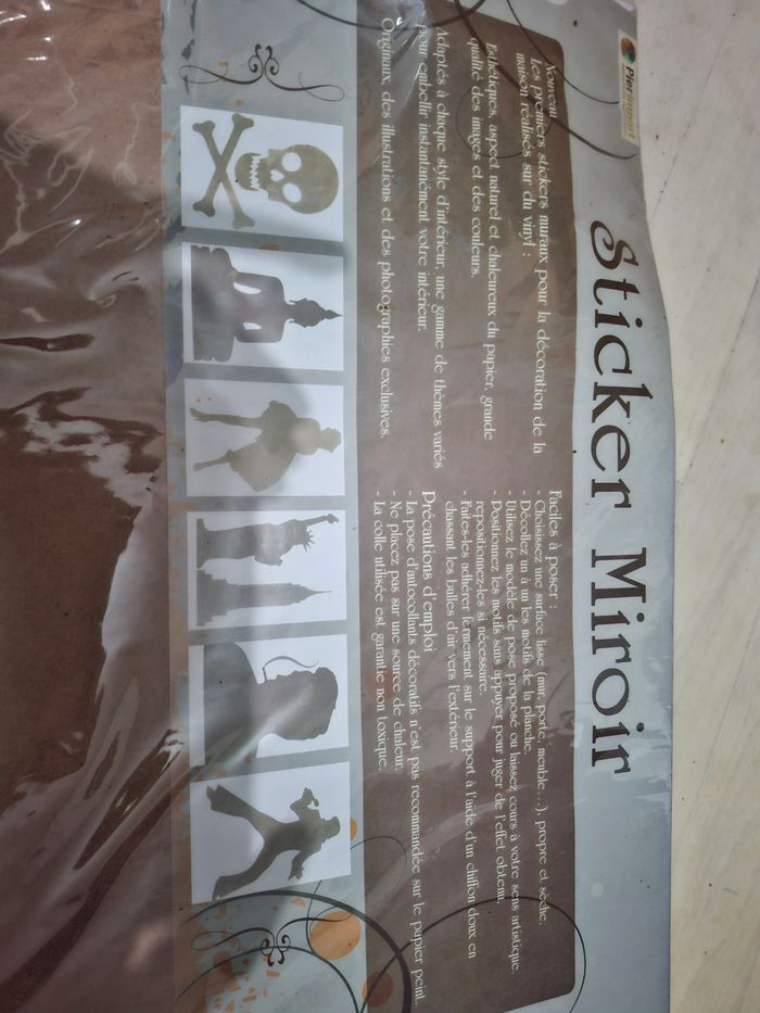 Sticker miroir tête de mort pirate - photo numéro 2