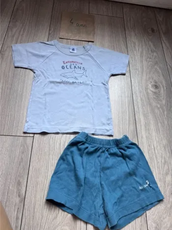 Ensemble petit bateau