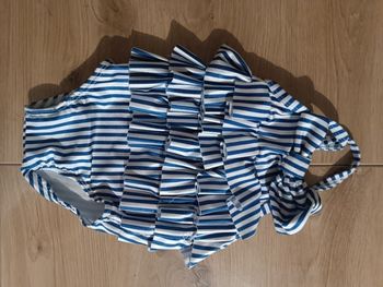Maillot de bain une pièce a rayure bleu