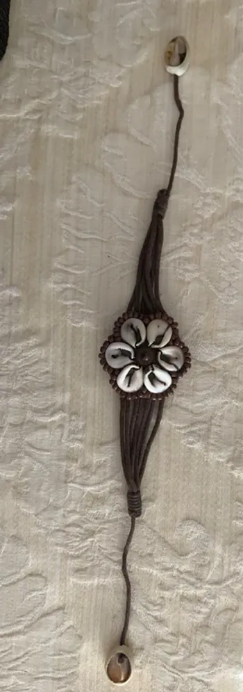 Bracelet marron coquillages