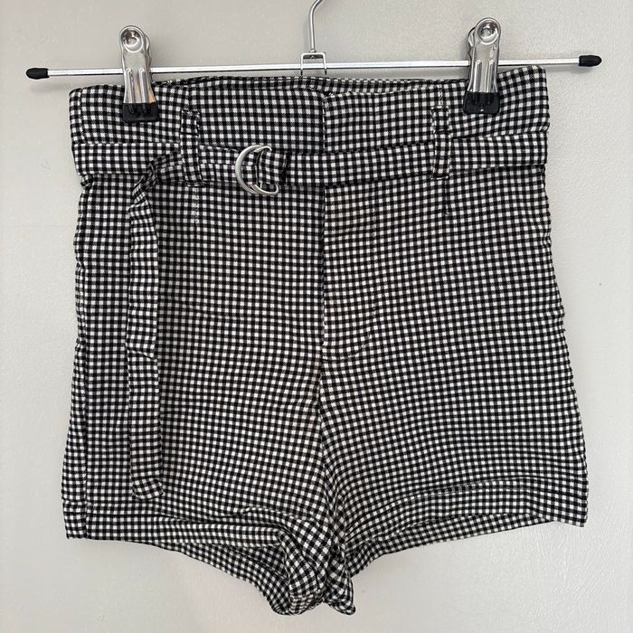 Short court avec ceinture