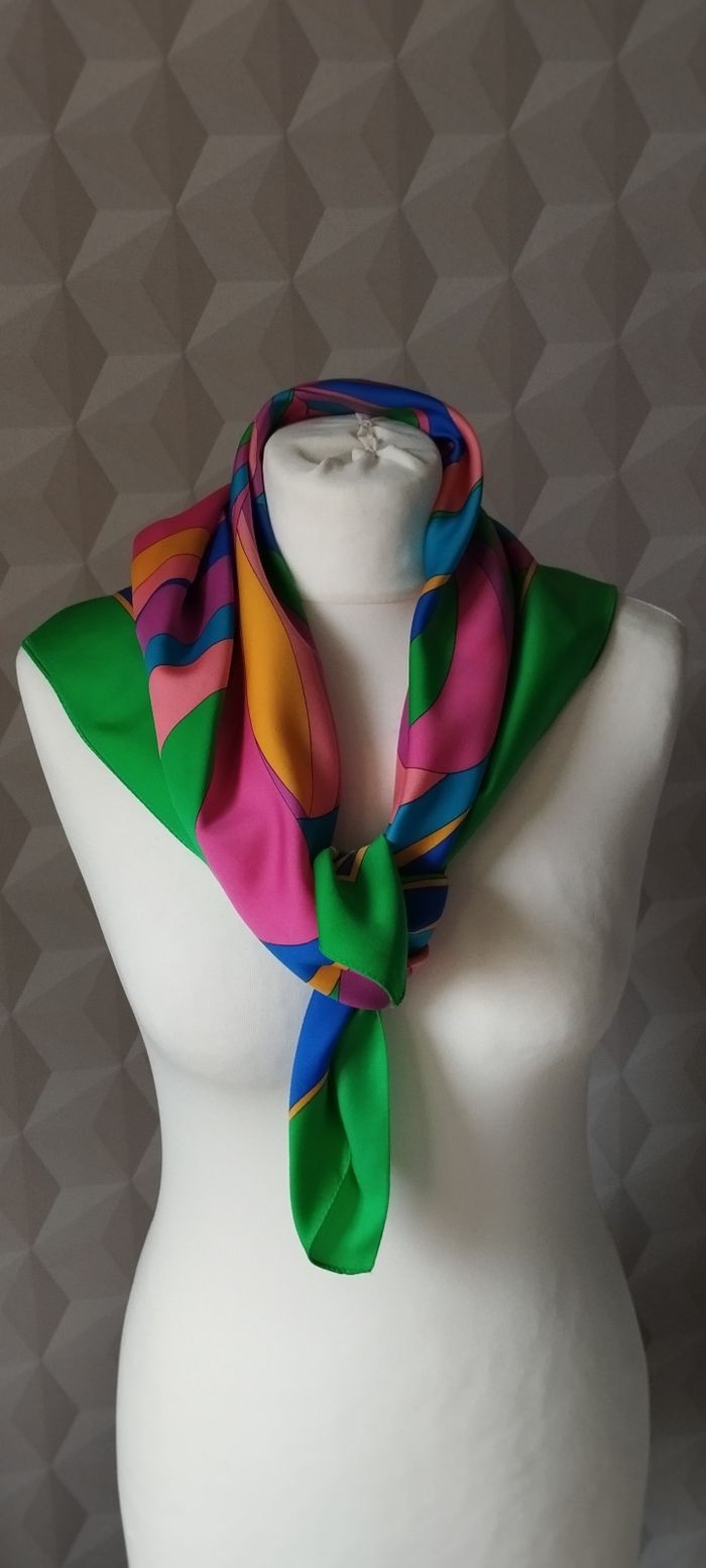 Foulard coloré 74x77 - photo numéro 2