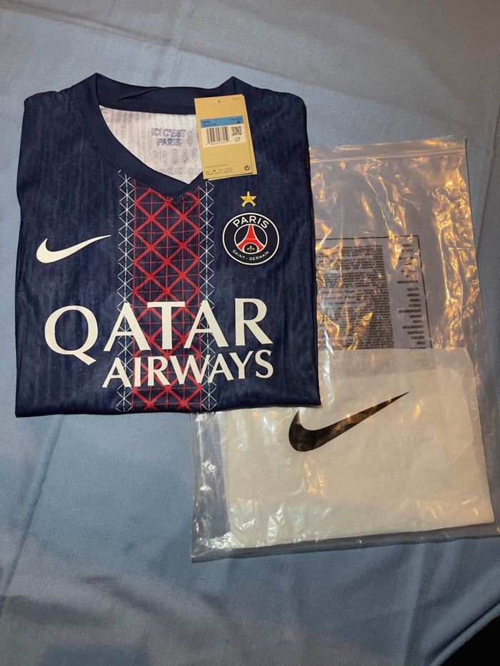 Maillot du PSG 25/26 - photo numéro 9