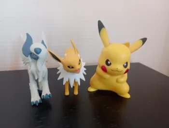 Lot de figurines pokemon