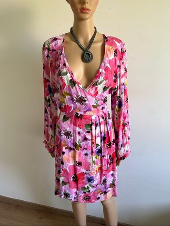 Robe fleurie à manches longues la petite étoile taille 1 jamais portée