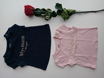 Lot de 2 t-shirts neufs 1 mois