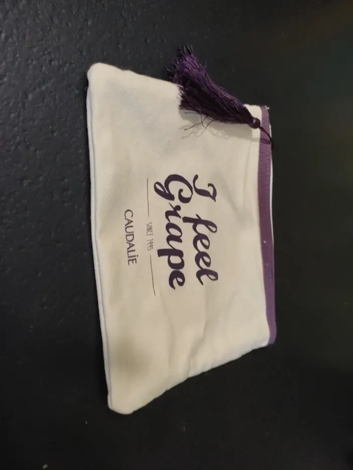 Pochette maquillage Caudalie