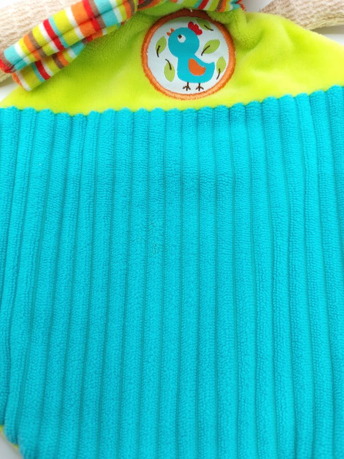 Doudou plat lapin beige OUATOO BABY bleu vert orange médaillon oiseau écharpe TTBE - photo numéro 3