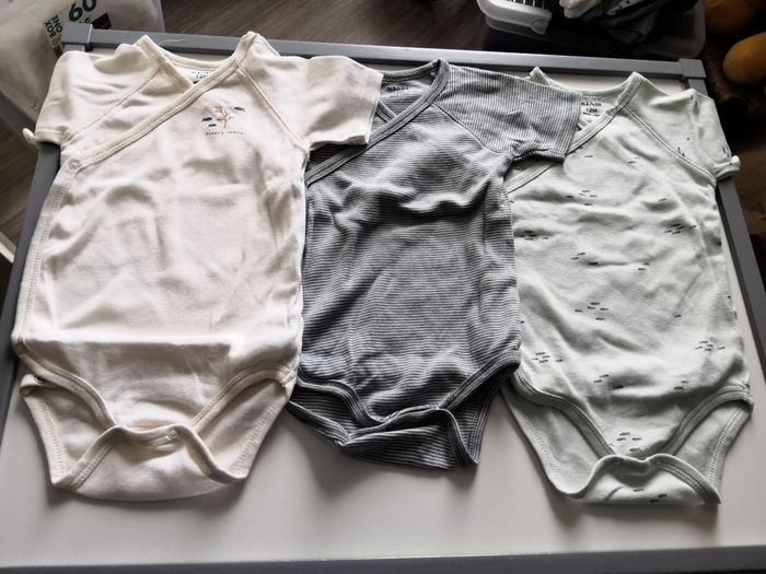 Lot de 3 bodies avec col croisé (Vert et Beige, manches courtes) 12 mois (80 cm) Kiabi
