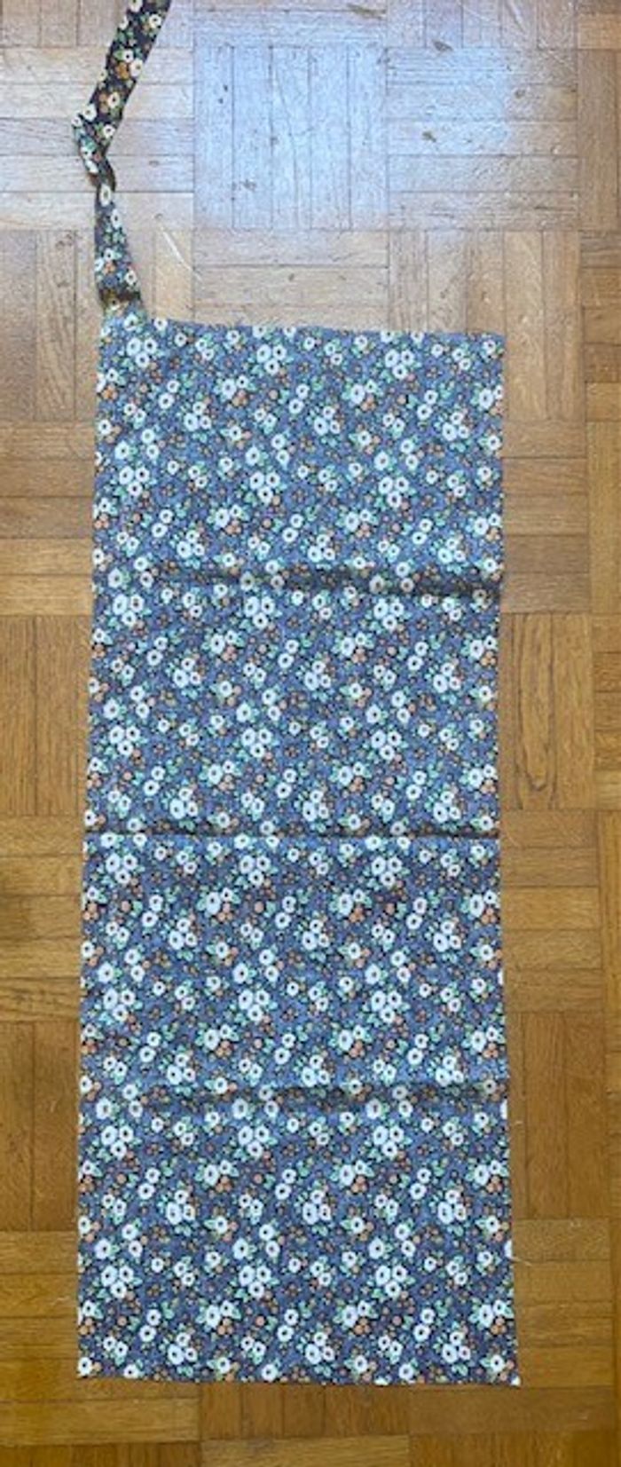 Tissu imprimé à fleurs vert et jaune - photo numéro 3