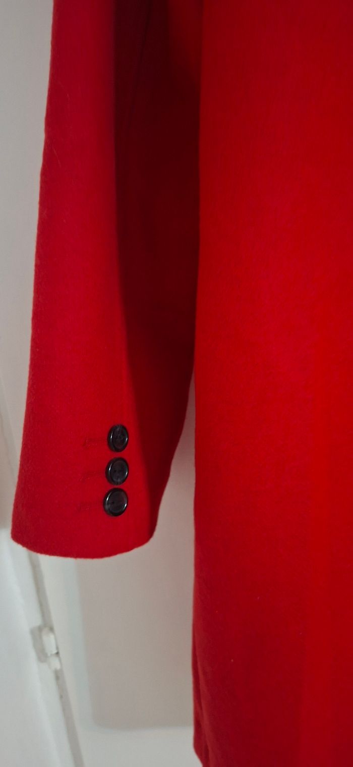 Manteau rouge - photo numéro 4