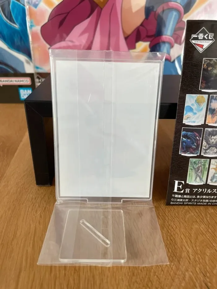 Berserk – Stand acrylique Ivalera Ichiban Kuji The Black Swordsman Who Defies Fate 10 cm - photo numéro 3