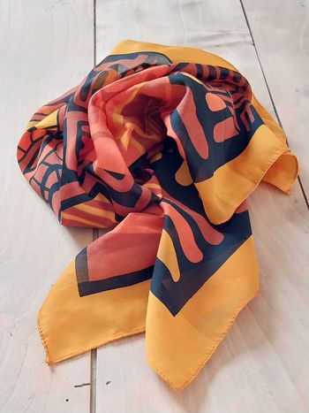 Foulard femme Valerie Talpaert Paris motif Africain