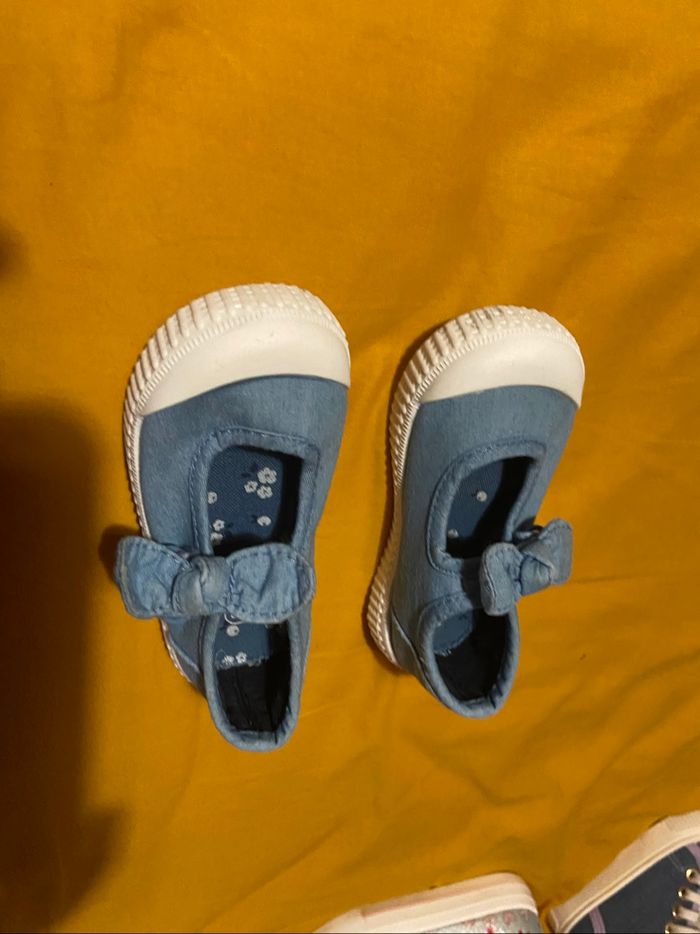 Chaussure bleu à scratch taille 22 - photo numéro 2