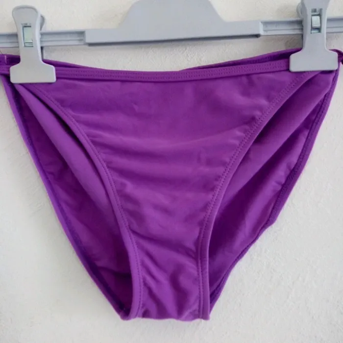 Bas de maillot de bain femme ou jeune fille - photo numéro 2