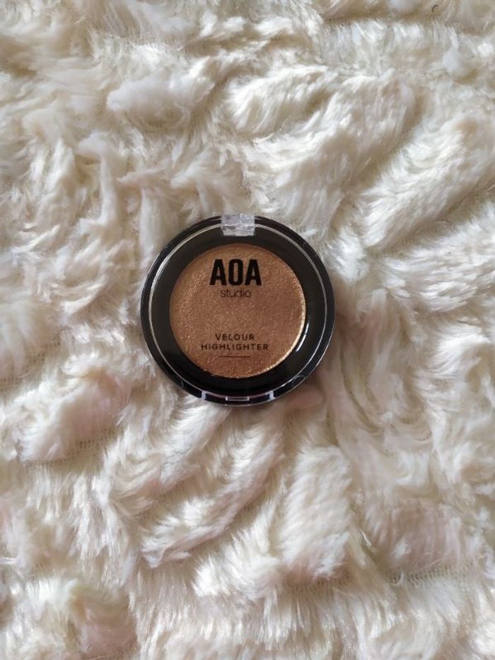 AOA Studio Velour Highlighter