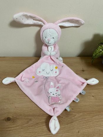Doudou ours déguisé en lapin mouchoir rose nuage étoile Max & sax