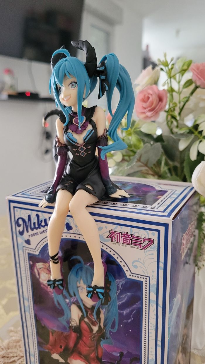 Figurine hatsune miku demon - photo numéro 3